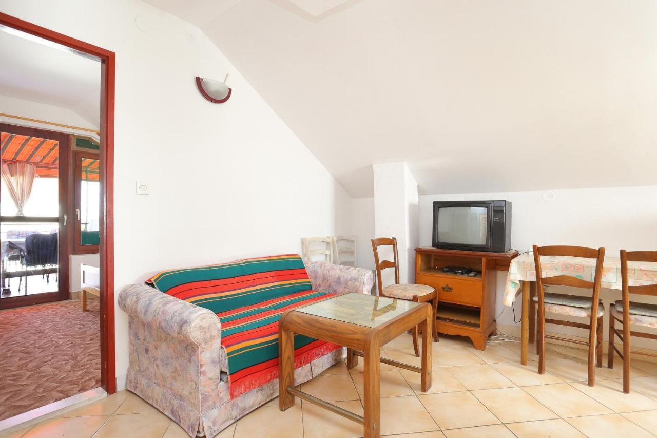 Apartments By The Sea Okrug Gornji, Ciovo - 1069 Trogir Exterior foto