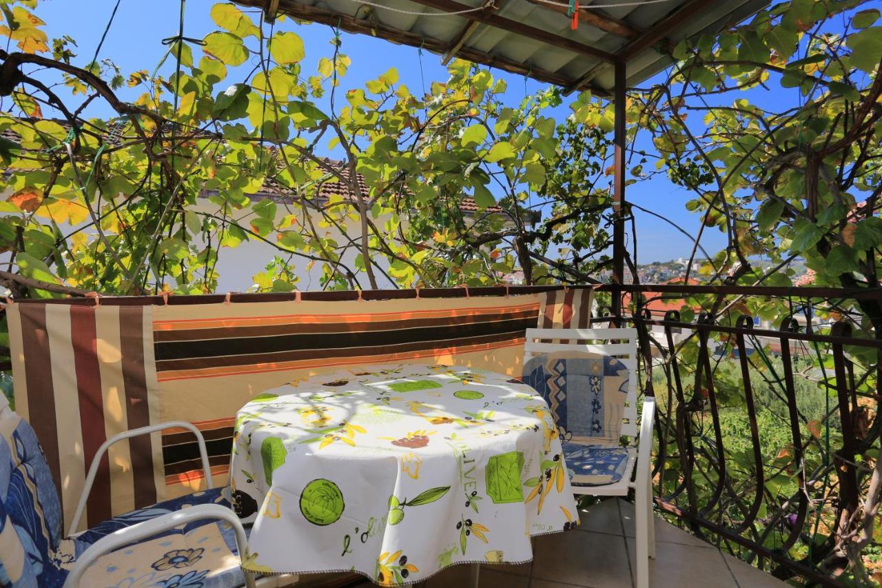 Apartments By The Sea Okrug Gornji, Ciovo - 1069 Trogir Exterior foto